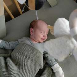 baby 9 maanden kruipt niet